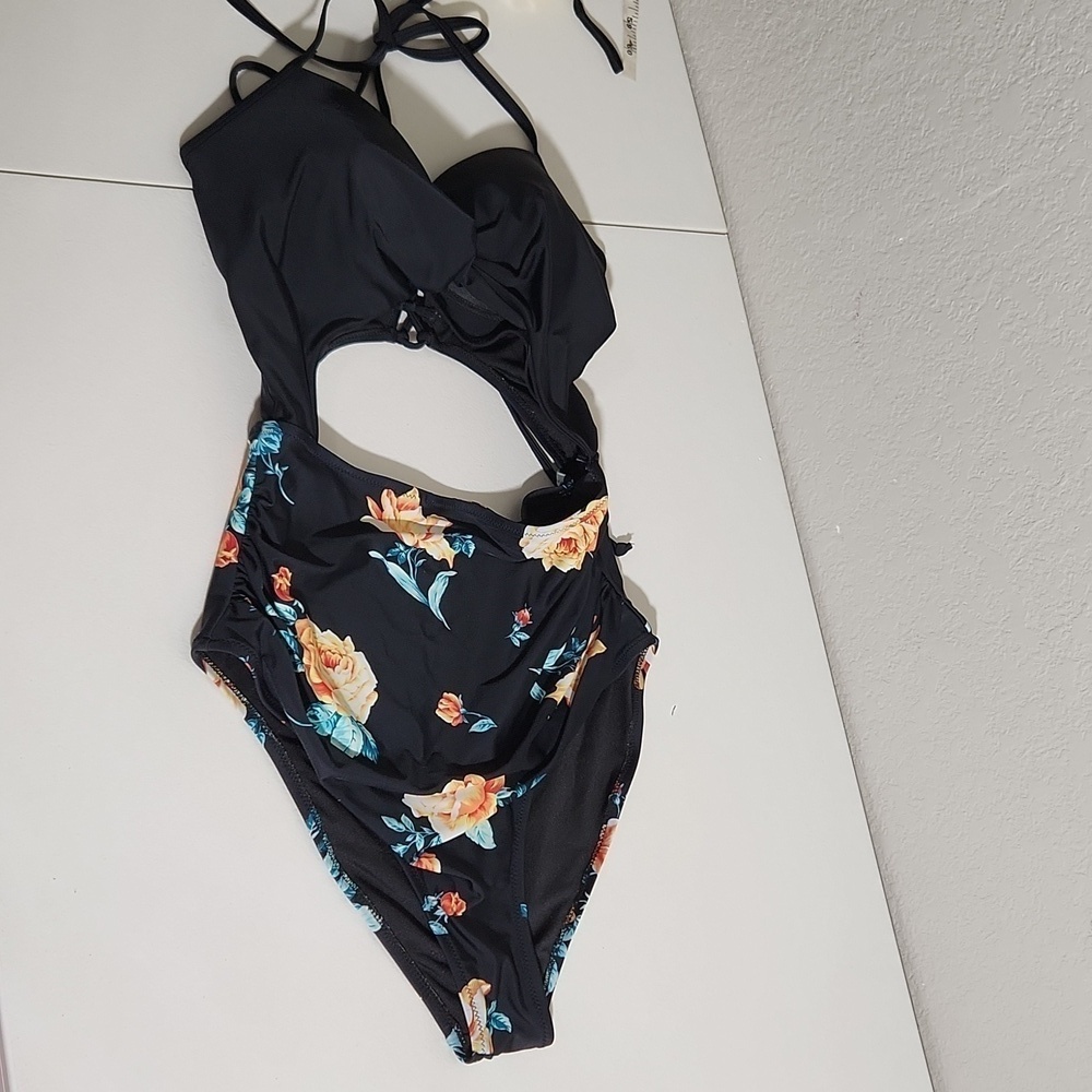 Cupshe Swimsuit Womens Floral Open One Piece Tummy Lace Back Neck
